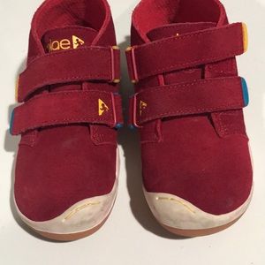 Plae red suede shoes